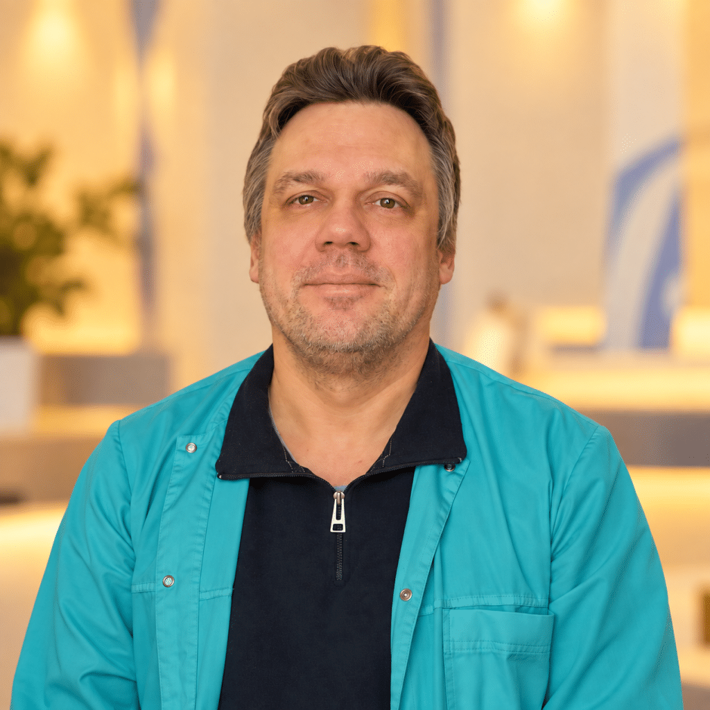 Козлов Віктор Володимирович — дитячий кардіоревматолог, лікар першої кваліфікаційної категорії.